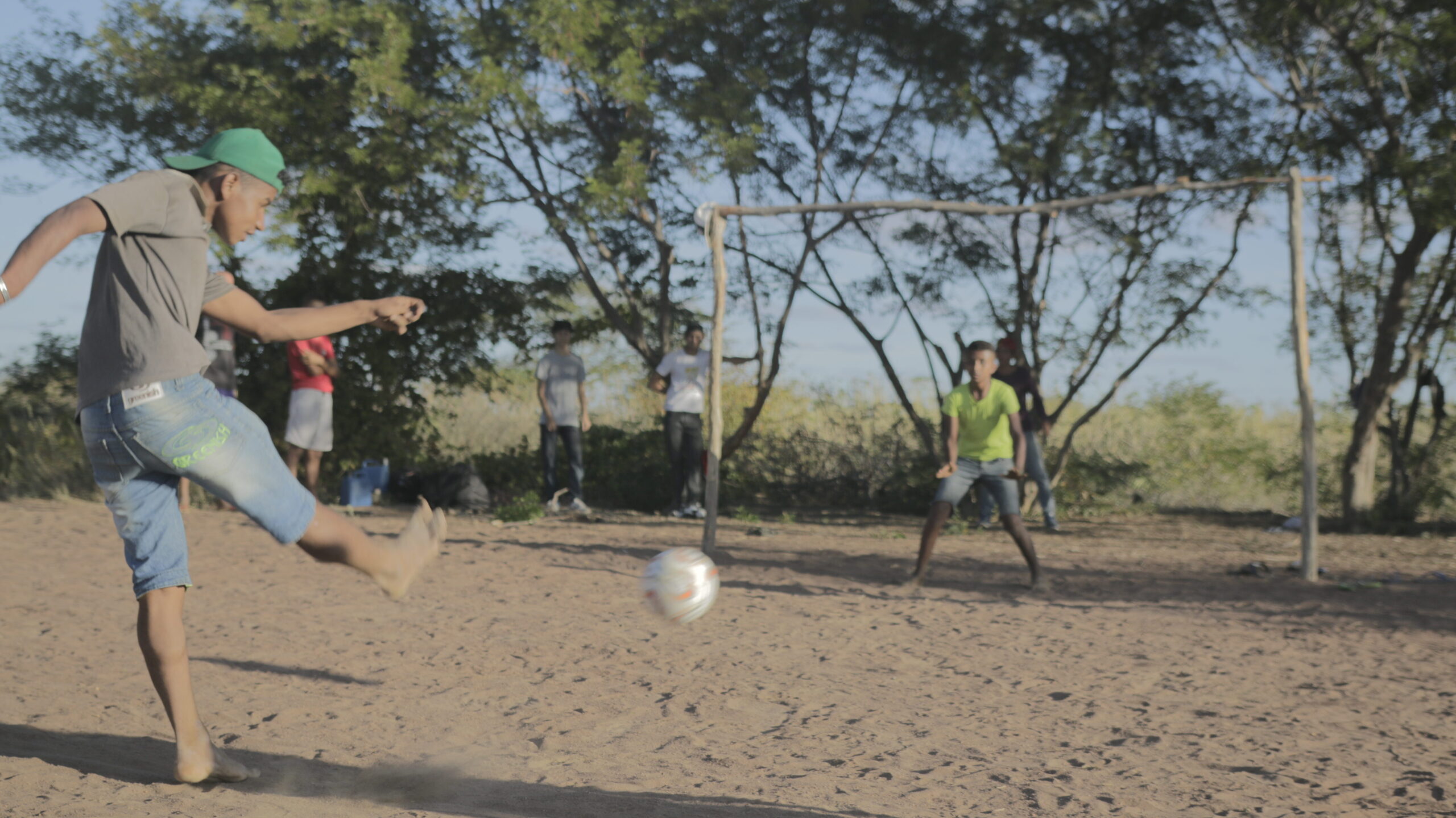futsertão em 2015, quando começou. campo de areia, gol improvisado mas o sonho no coração.